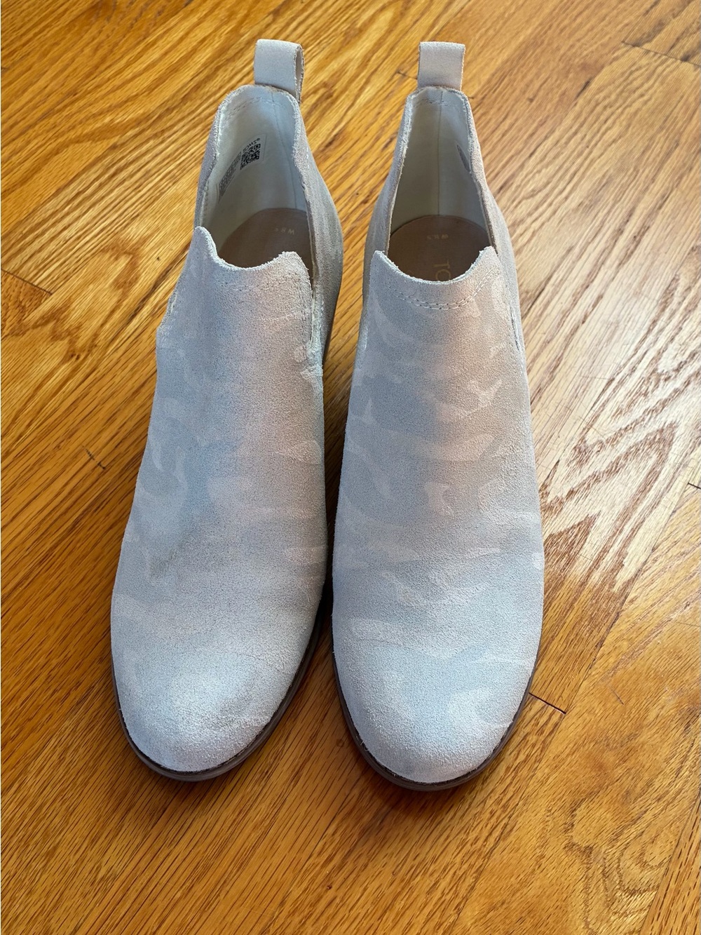 Women’s Light White/Gray Camo Suede Slip-On Ankle Boots